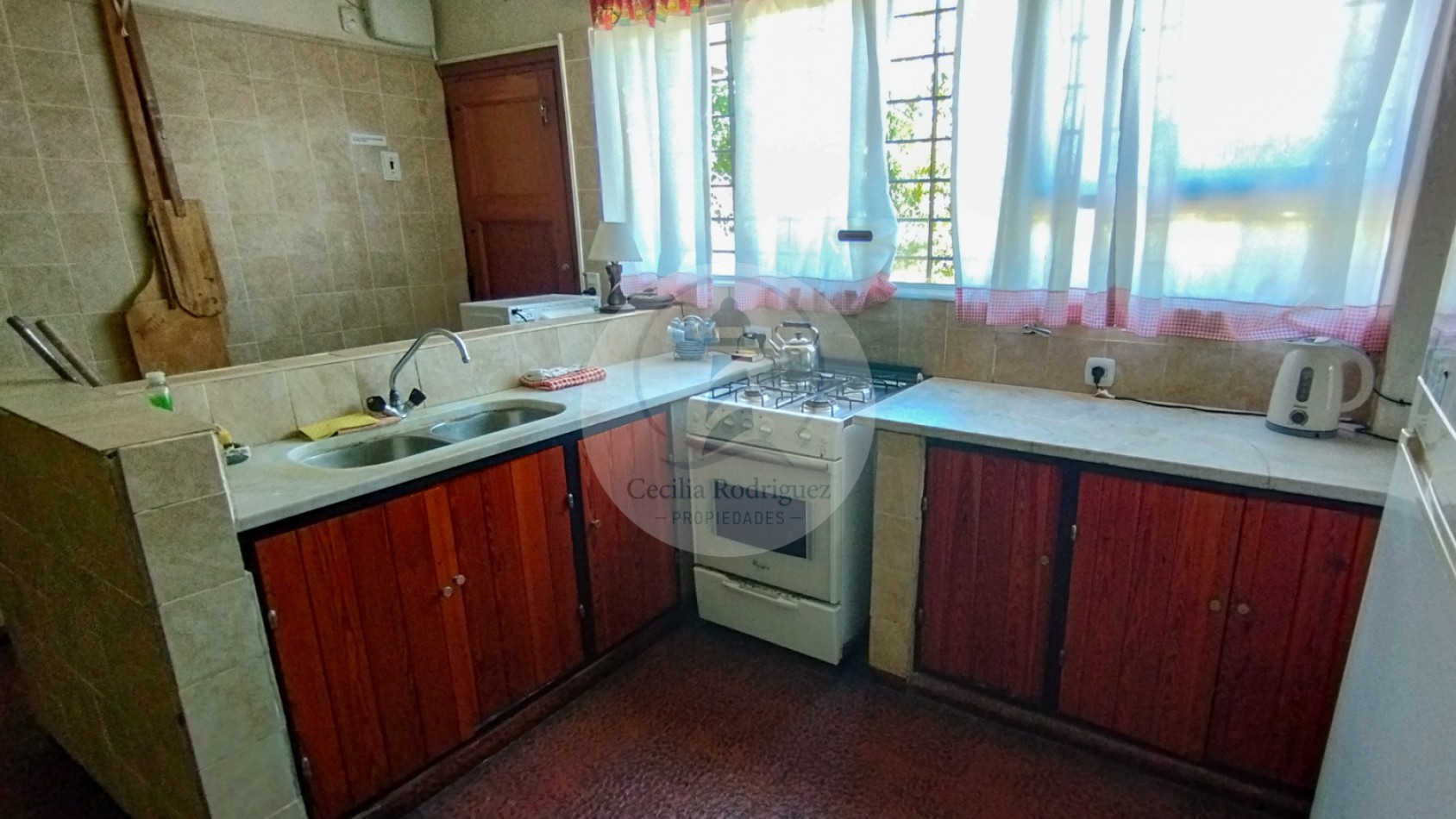 Casa de 4 amb. en una planta con amplio parque - Bo Alfar