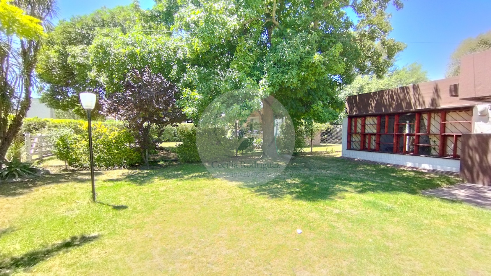 Casa de 4 amb. en una planta con amplio parque - Bo Alfar
