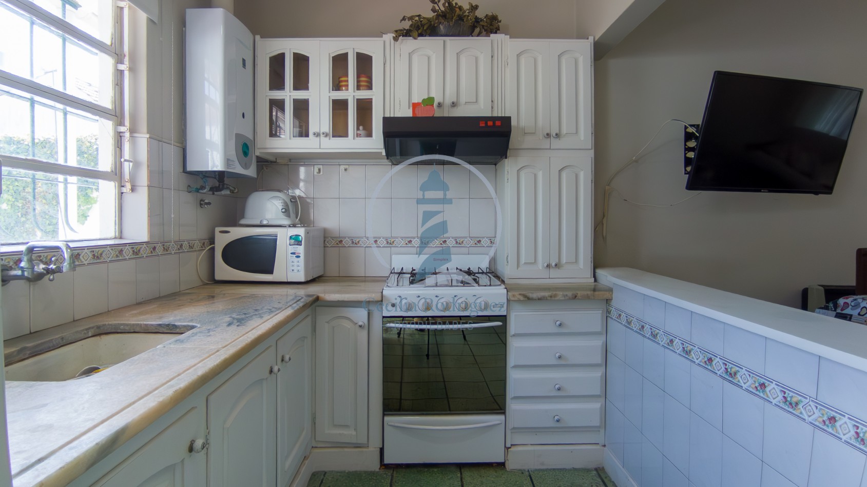 Chalet de 3 amb. p/6 pax. c/ gran parque y parrilla - Faro Norte