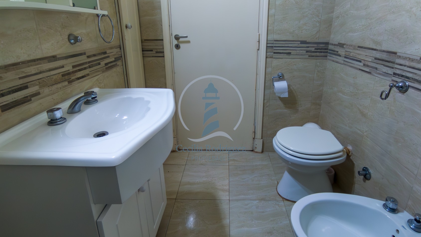 Chalet de 3 amb. p/6 pax. c/ gran parque y parrilla - Faro Norte
