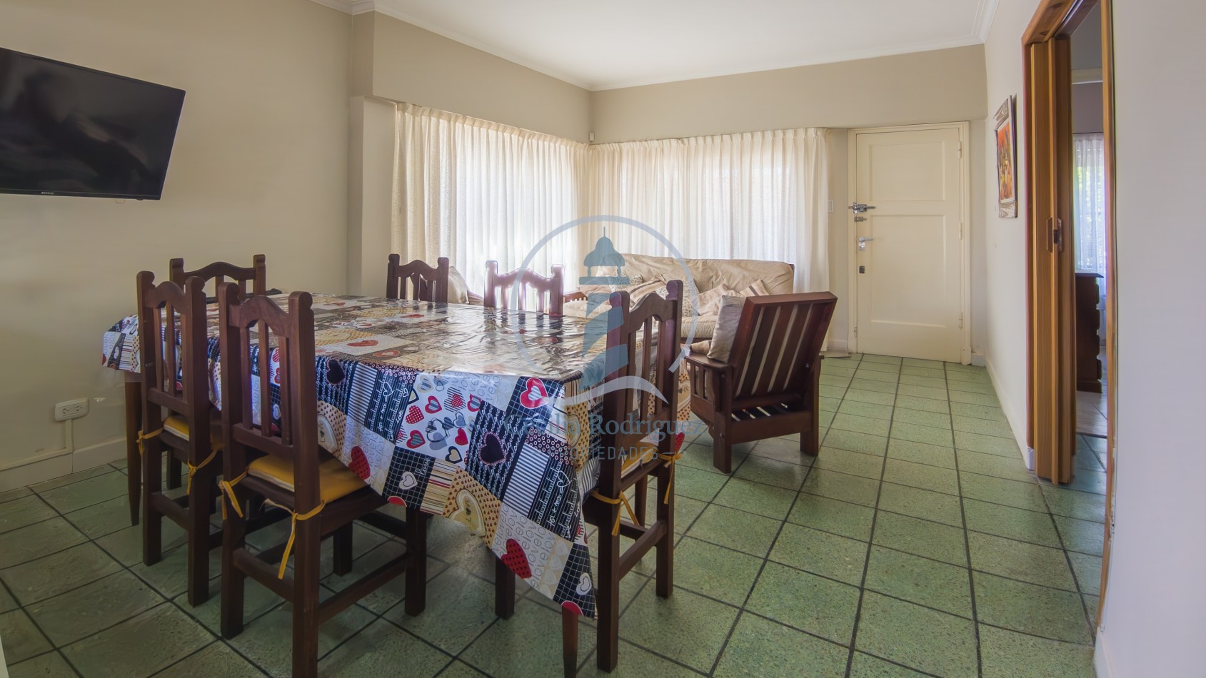 Chalet de 3 amb. p/6 pax. c/ gran parque y parrilla - Faro Norte
