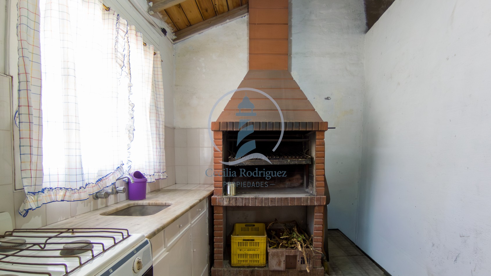 Chalet de 3 amb. p/6 pax. c/ gran parque y parrilla - Faro Norte