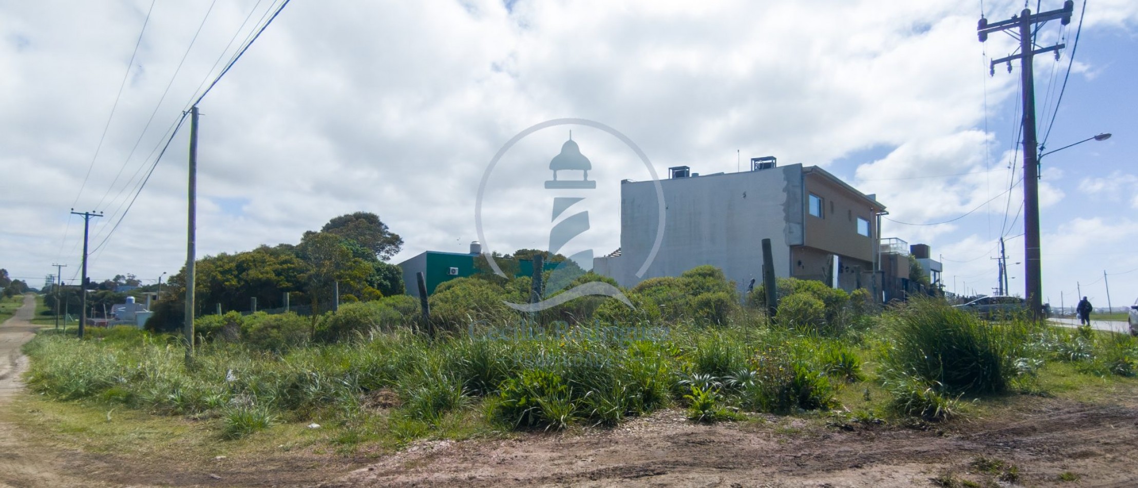 Oportunidad Unica | 2 Lotes Linderos en Los Acantilados | 745 m² totales