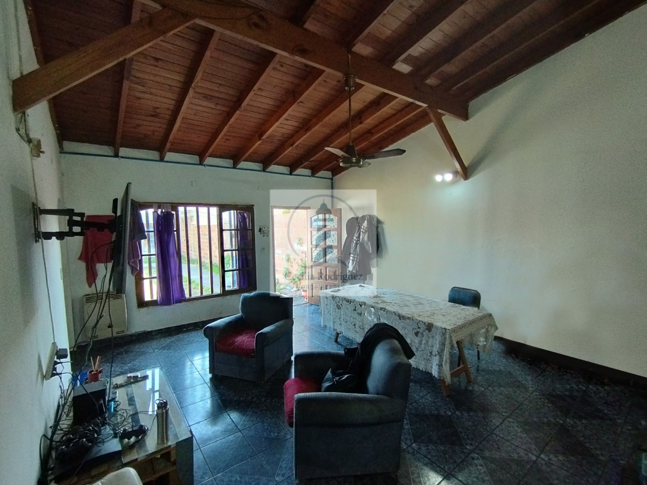 Chalet 3 Amb. c/cochera en una planta + PH al fondo de 3 Amb.
