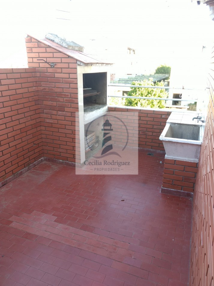 DEPARTAMENTO TIPO P.H. EN PLANTA ALTA DE 4 AMB- 